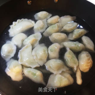 西葫芦鸡蛋水饺——肚子鼓鼓的大肚水饺看着都喜庆儿的做法步骤:13