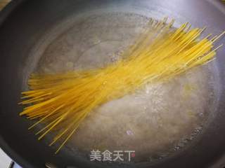 红虾意面的做法步骤:2