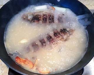 鲫鱼豆腐菌菇汤的做法步骤:3