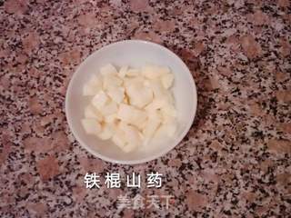 “粥”雪梨山药小米粥的做法步骤:2