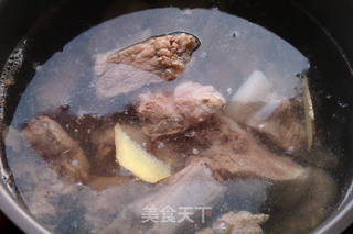 温补益气养颜排骨莲藕四宝汤的做法步骤:4