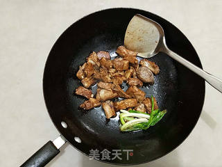 鹌鹑蛋烧排骨的做法步骤:6