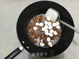 鹌鹑蛋烧排骨的做法步骤:8