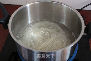 磷虾香葱面的做法步骤:3