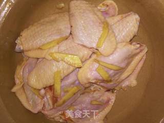 剁椒鸡翅的做法步骤：2