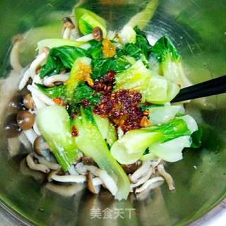 蘑菇拌油菜的做法步骤:4