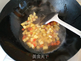维尼熊咖喱海鲜饭的做法步骤:7
