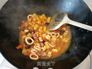 维尼熊咖喱海鲜饭的做法步骤:11