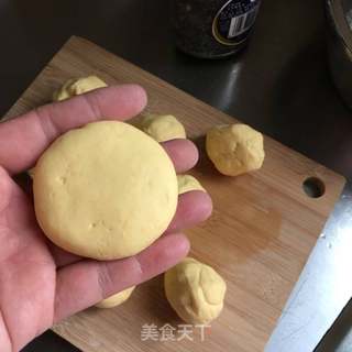 南瓜芝麻饼的做法步骤：4