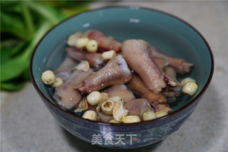 养生鸡爪汤的做法步骤:2