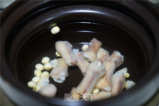养生鸡爪汤的做法步骤:3