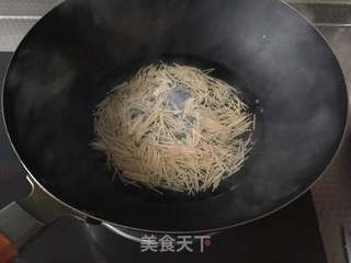 番茄蛋黄面条(6~12个月宝宝辅食)的做法步骤:3