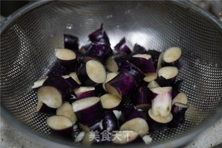 肉末葱香茄子的做法步骤:2