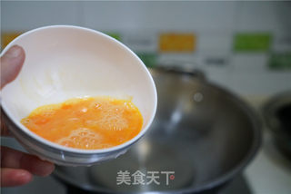 虾仁咖喱炒饭的做法步骤:2