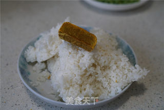 虾仁咖喱炒饭的做法步骤:3