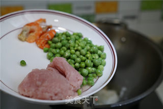 虾仁咖喱炒饭的做法步骤:4