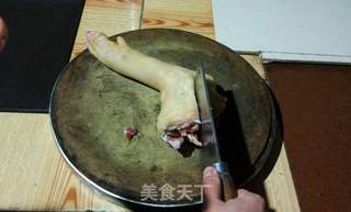 猪脚解剖法的做法步骤:3