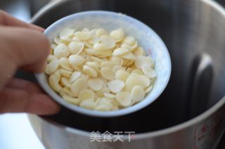 榛子杏仁豆浆的做法步骤:2