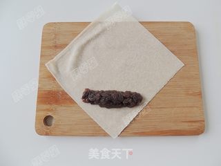空炸豆沙春卷的做法步骤:2