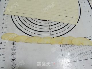 玫瑰苹果卷的做法步骤:11