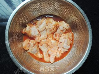 新奥尔良炸鸡翅的做法步骤:4