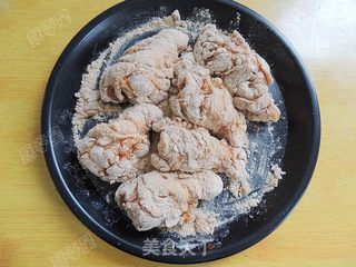 新奥尔良炸鸡翅的做法步骤:5