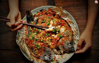 蒜香锡纸烤鱼的做法步骤：14