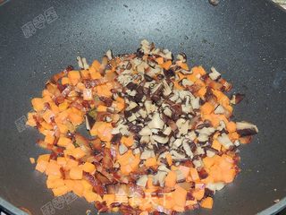 腊肉香菇焖饭的做法步骤:6