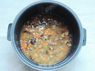 腊肉香菇焖饭的做法步骤:10