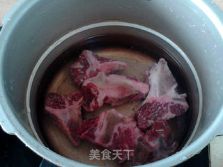 牛脊骨罗宋汤的做法步骤：3