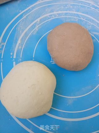 双色豆沙包的做法步骤:7