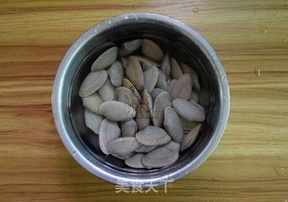 酱汁花蛤的做法步骤:2