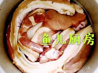 《一根腊肉的前世今生》,跟着鱼儿大厨学做广式腊肉的做法步骤:4