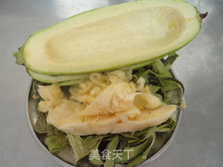 韭菜西葫芦猪肉馅水饺的做法步骤:2