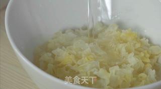 木瓜银耳莲子羹的做法步骤：1