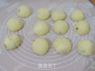 葡萄干小餐包的做法步骤:10