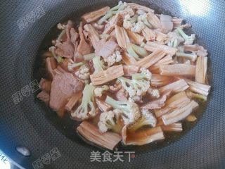 花菜肉片炖腐竹的做法步骤:12