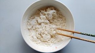 香辣芝麻酱饼的做法步骤:2