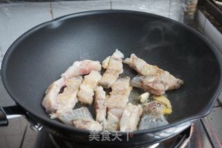 #脆肉鲩鱼骨焖鸡的做法图解6