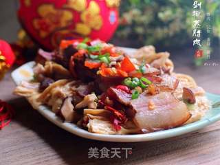 剁椒腐竹蒸腊肉的做法步骤：7