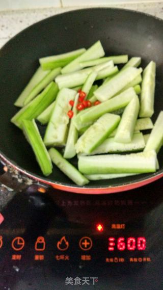 丝瓜焖饭的做法步骤：2