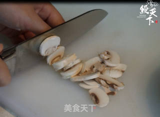 鳗鱼奶油意面的做法步骤：2