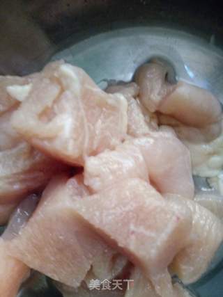 鸡肉柿子椒烤串(电饼铛)的做法步骤：1