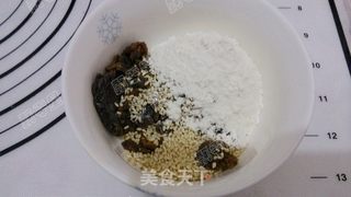 芝麻红糖三角包的做法步骤:6