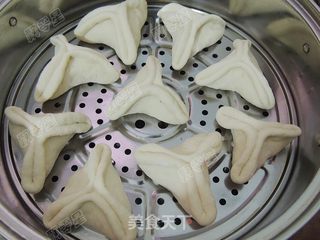 芝麻红糖三角包的做法步骤:15