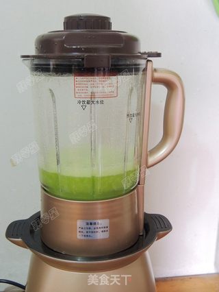 芹菜苹果汁的做法步骤:5