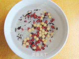 红豆米润豆浆的做法步骤:2
