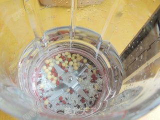 红豆米润豆浆的做法步骤:4