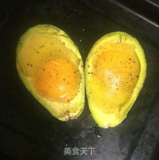 牛油果爆蛋的做法步骤:4