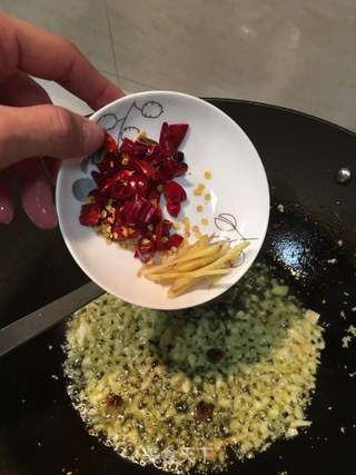 麻辣海鲜锅的做法步骤:11